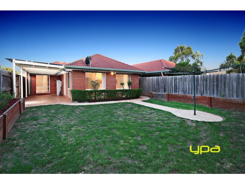8 Varna Court, Hillside VIC 3037