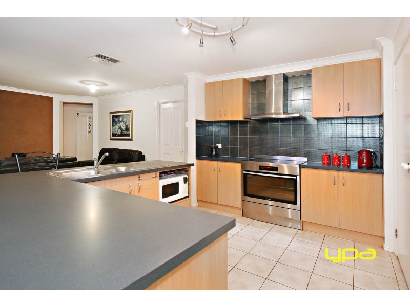 22 George Street, Taylors Hill VIC 3037