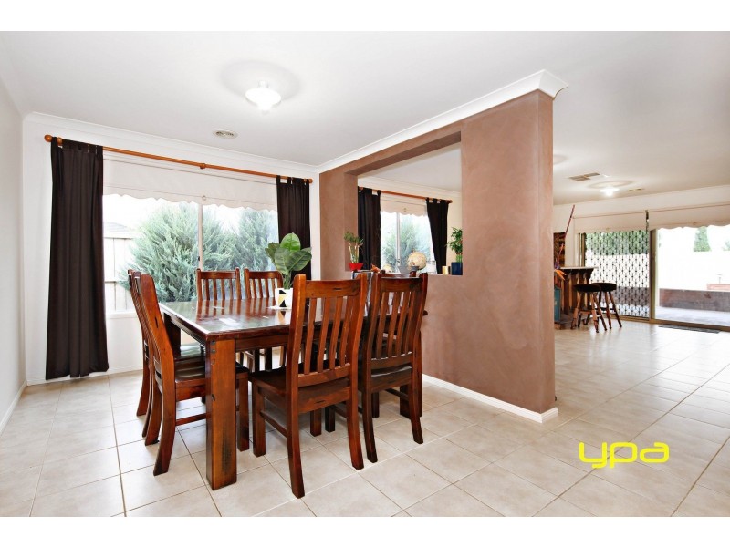 22 George Street, Taylors Hill VIC 3037