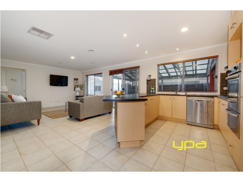 16 Timele Drive, Hillside VIC 3037