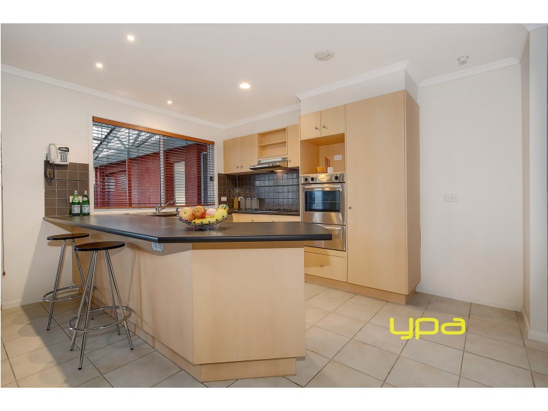 16 Timele Drive, Hillside VIC 3037