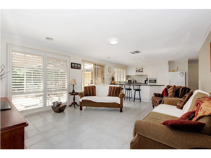 34 Hume Drive, Sydenham VIC 3037