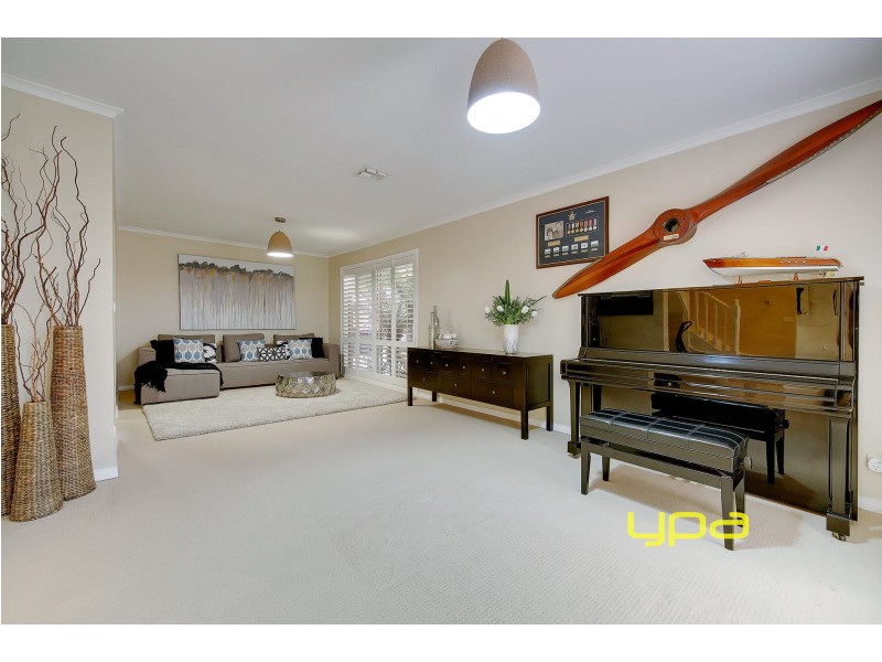 9 Honeysuckle Avenue, Hillside VIC 3037