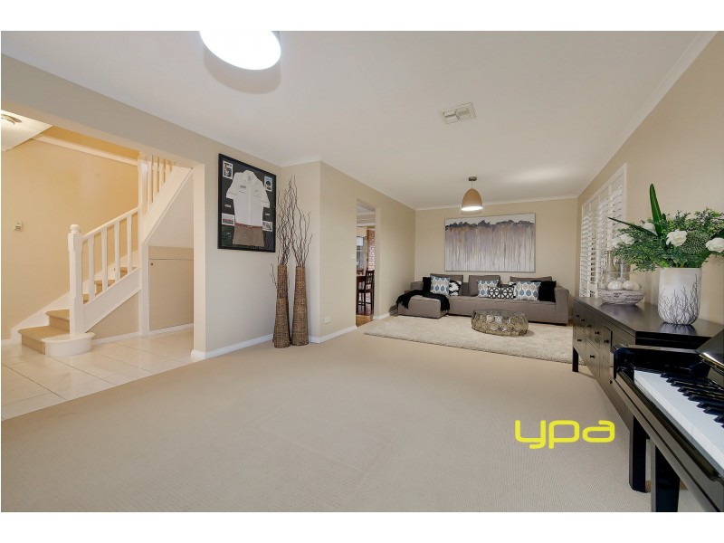 9 Honeysuckle Avenue, Hillside VIC 3037