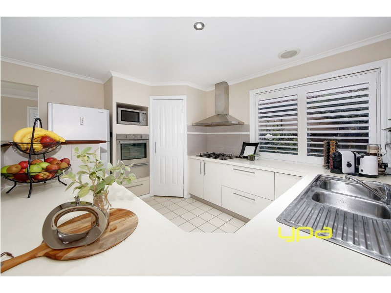 9 Honeysuckle Avenue, Hillside VIC 3037