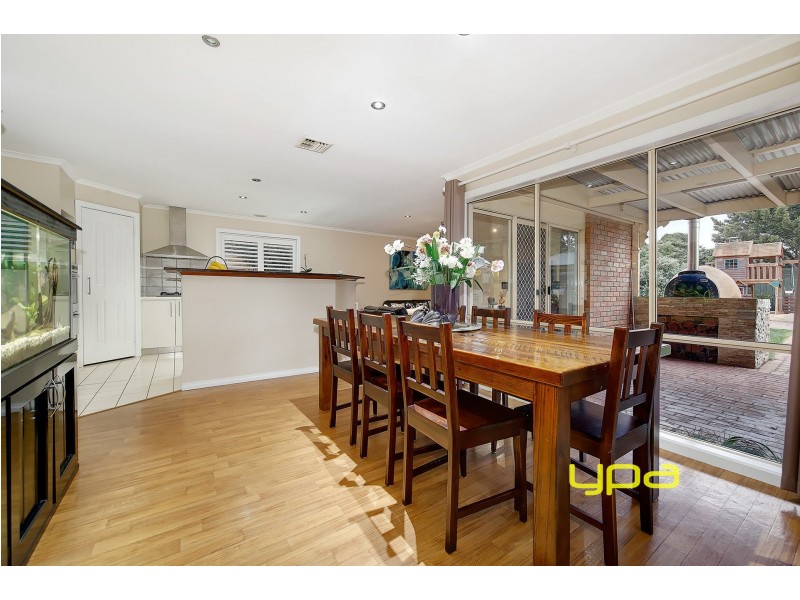 9 Honeysuckle Avenue, Hillside VIC 3037