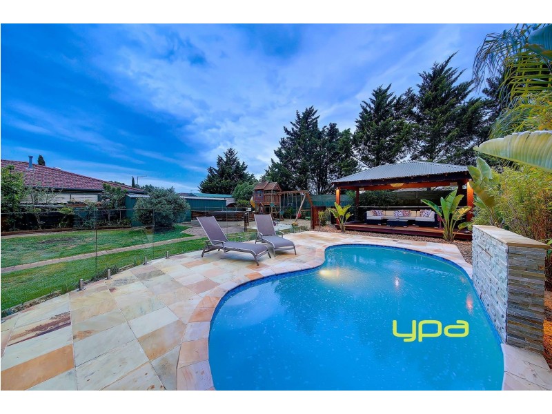 9 Honeysuckle Avenue, Hillside VIC 3037