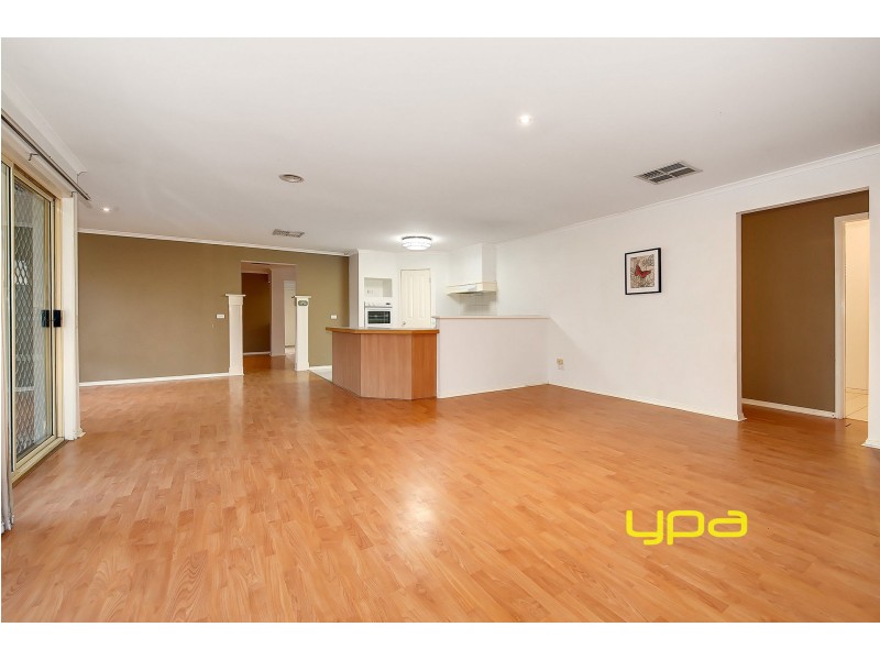 11 Ozzimo Drive, Hillside VIC 3037