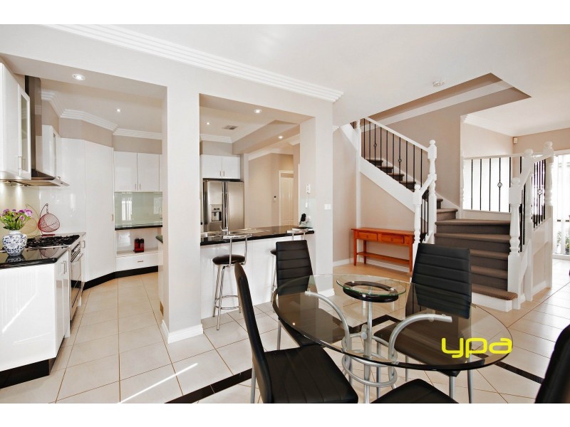 4 Rubicon Avenue, Taylors Hill VIC 3037