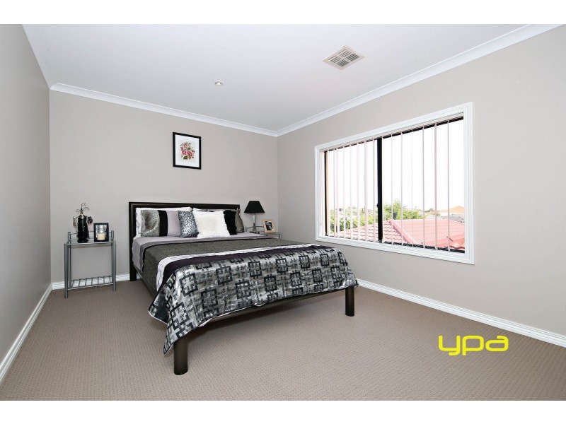 4 Rubicon Avenue, Taylors Hill VIC 3037