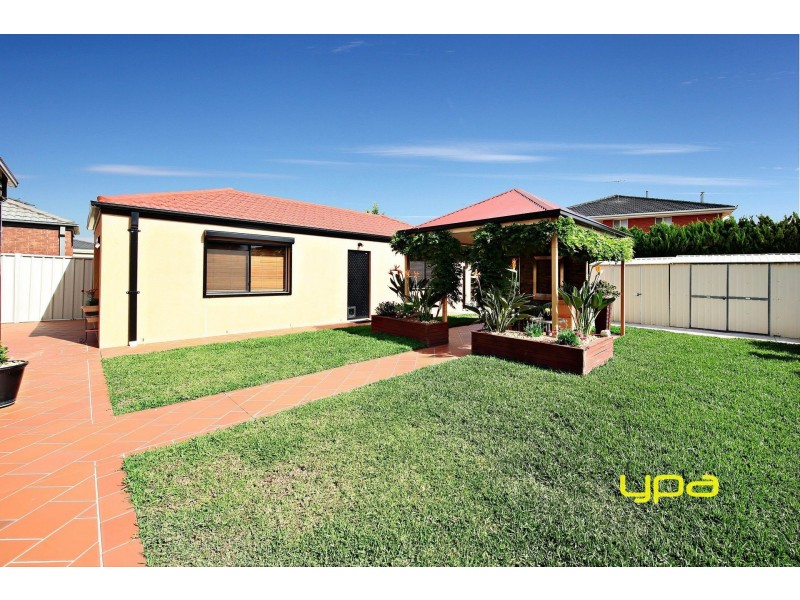 4 Rubicon Avenue, Taylors Hill VIC 3037