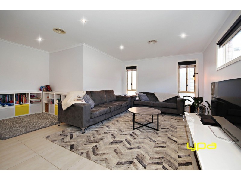 11 Kurrajong Road, Delahey VIC 3037