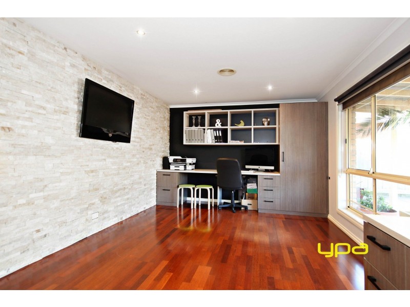 11 Kurrajong Road, Delahey VIC 3037