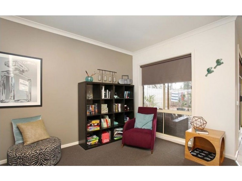 8 Sarkis Mews, Hillside VIC 3037