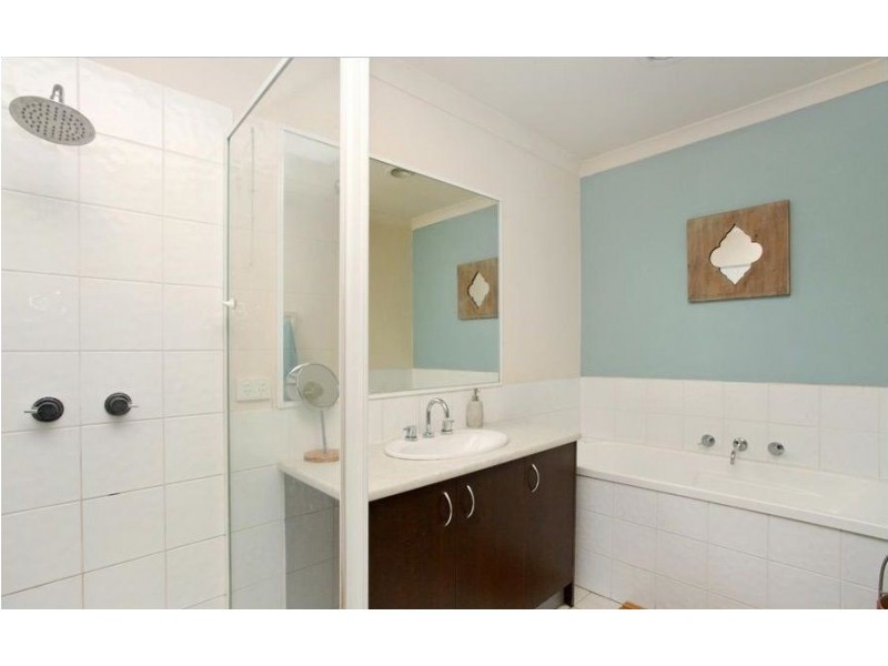 8 Sarkis Mews, Hillside VIC 3037