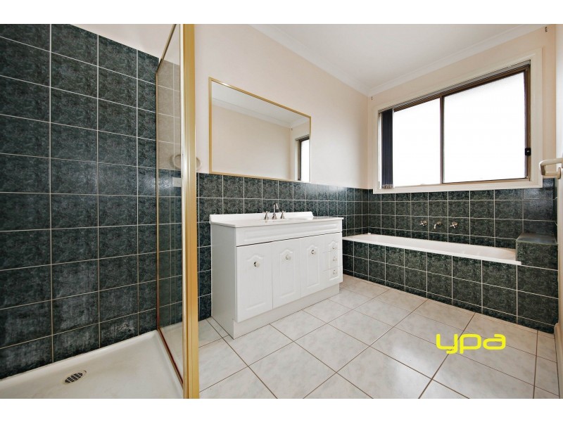 44 Nicholson Terrace, Taylors Hill VIC 3037