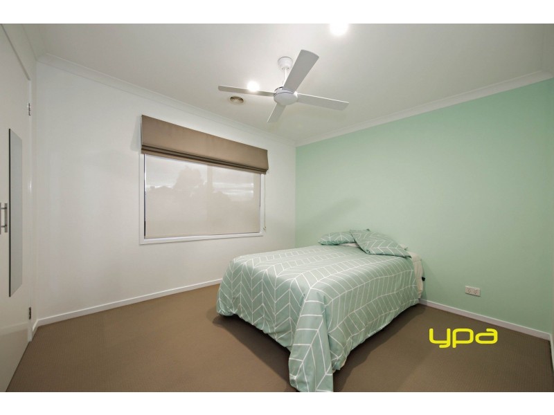 19 Melfin Drive, Hillside VIC 3037