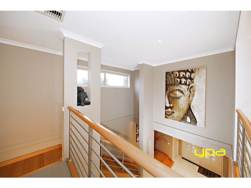 19 Melfin Drive, Hillside VIC 3037