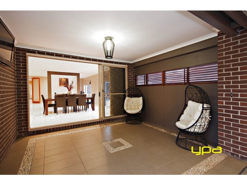 19 Melfin Drive, Hillside VIC 3037