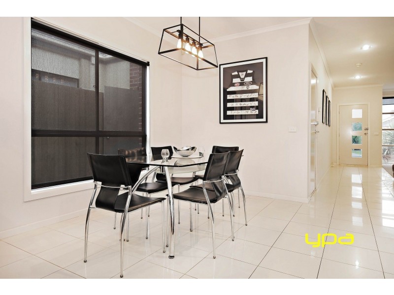 2/15 Jade Way, Hillside VIC 3037