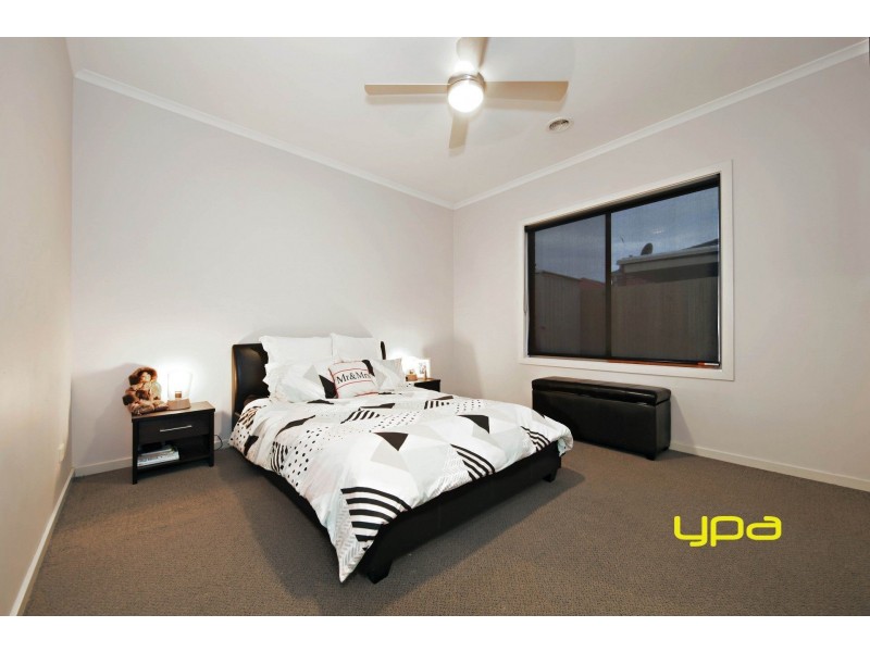2/15 Jade Way, Hillside VIC 3037