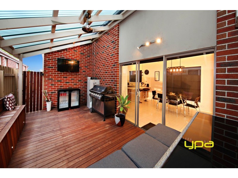 2/15 Jade Way, Hillside VIC 3037