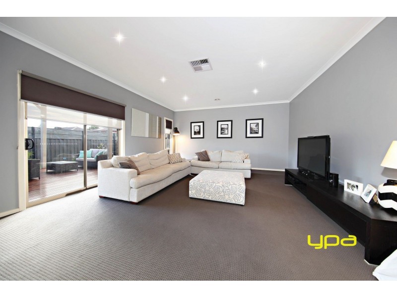 38 Langmore Drive, Hillside VIC 3037