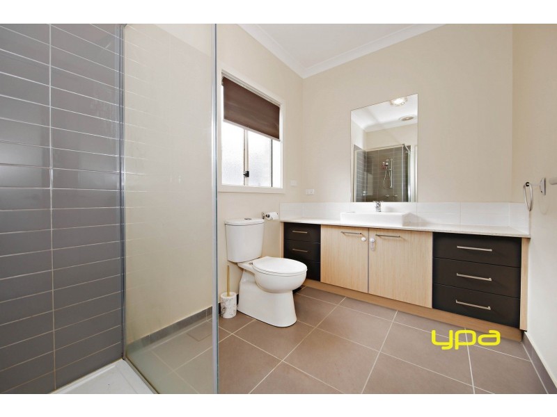 38 Langmore Drive, Hillside VIC 3037