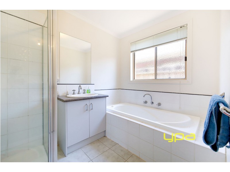 2/59 Jade Way, Hillside VIC 3037