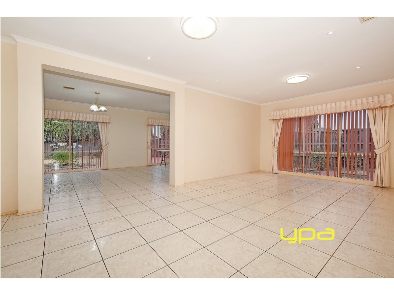 2 McNicholl Way, Delahey VIC 3037