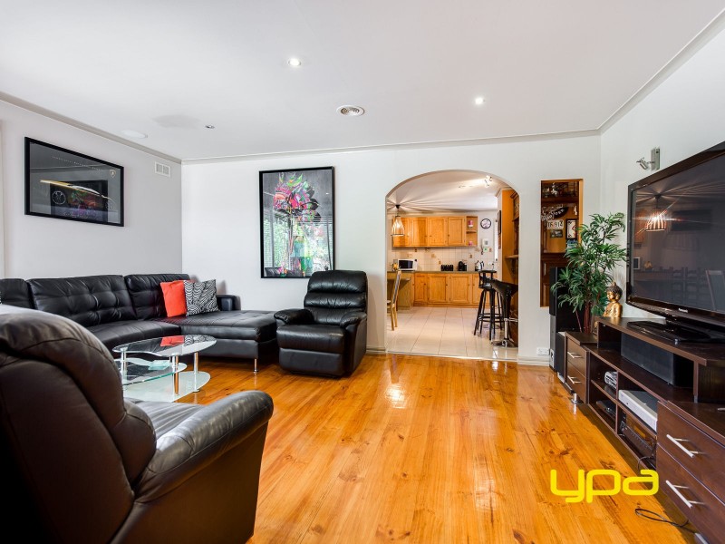 20 Tarana Crescent, Kings Park VIC 3021