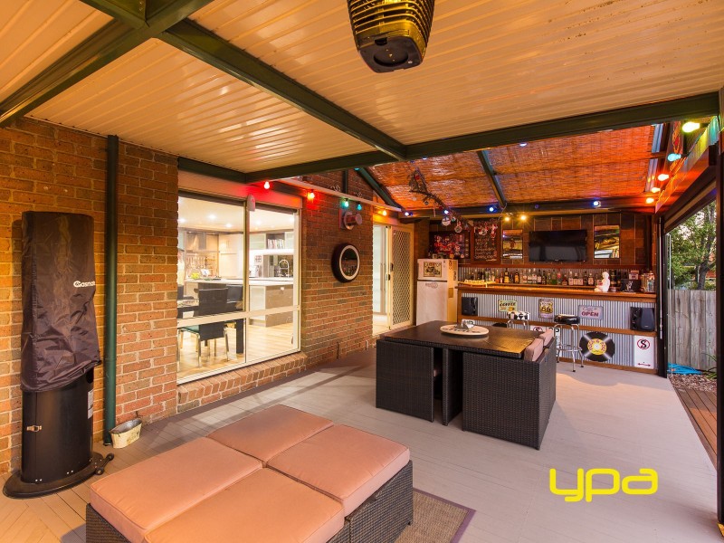 2 Halstead Court, Hillside VIC 3037