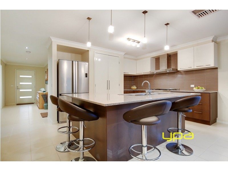 64 Domain Drive, Hillside VIC 3037