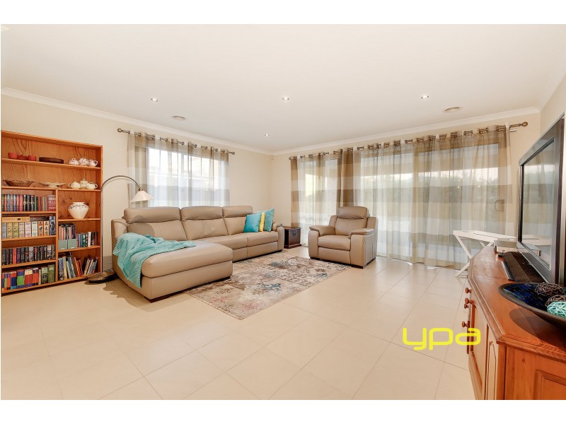 64 Domain Drive, Hillside VIC 3037