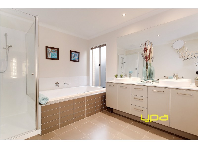 64 Domain Drive, Hillside VIC 3037