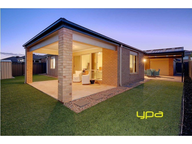 64 Domain Drive, Hillside VIC 3037