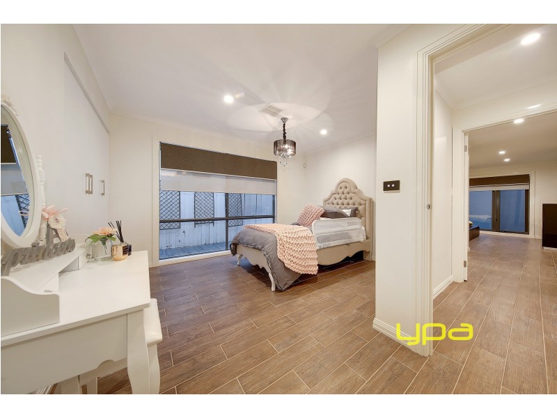 18 Rowlandson Place, Taylors Lakes VIC 3038