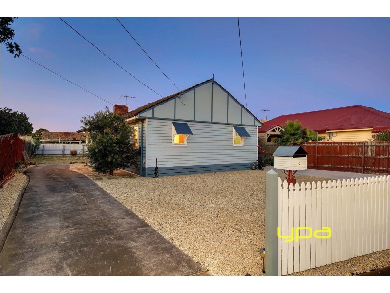 6 Slough Street, Deer Park VIC 3023