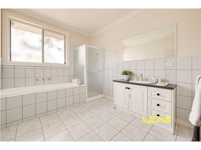 22 Wolviston Avenue, Hillside VIC 3037