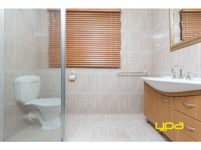 13 Ketwick Court, Sydenham VIC 3037