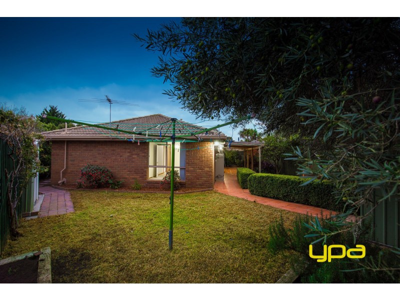 13 Ketwick Court, Sydenham VIC 3037