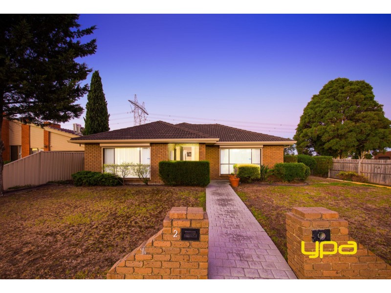 2 Mantaura Avenue, Taylors Lakes VIC 3038
