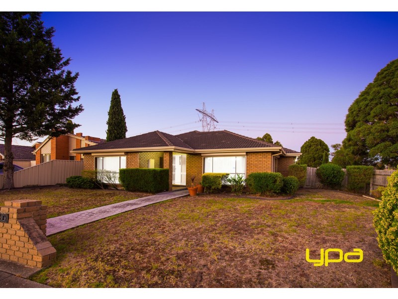 2 Mantaura Avenue, Taylors Lakes VIC 3038