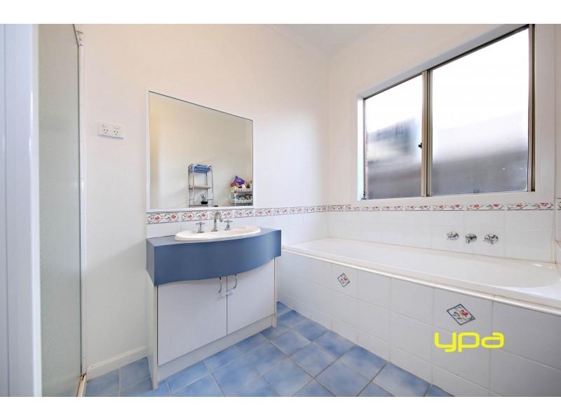 6 Dargo Place, Taylors Hill VIC 3037