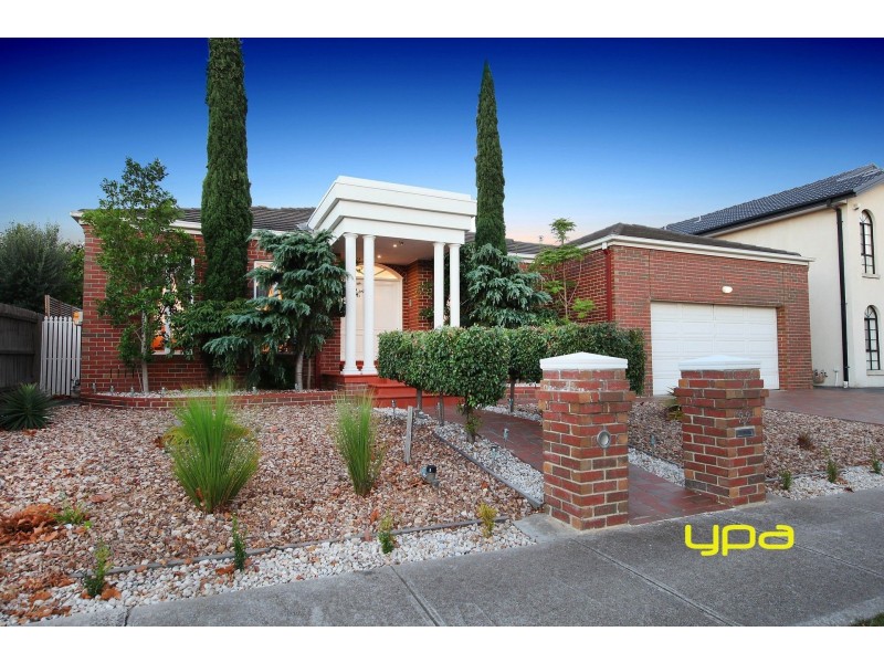 22 Landsbourgh Avenue, Taylors Lakes VIC 3038