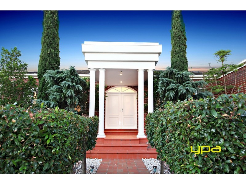 22 Landsbourgh Avenue, Taylors Lakes VIC 3038