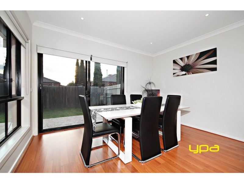 15 Eloura Circuit, Taylors Hill VIC 3037