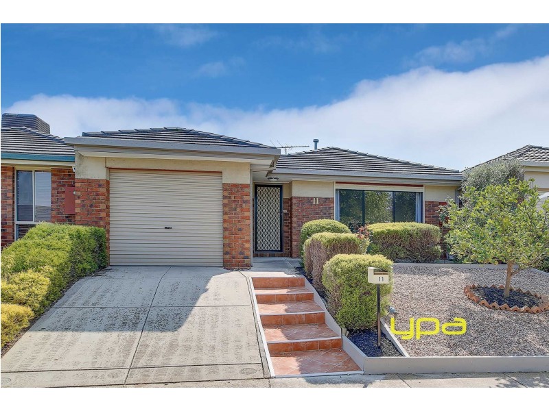 11 Charlesworth Crescent, Burnside VIC 3023