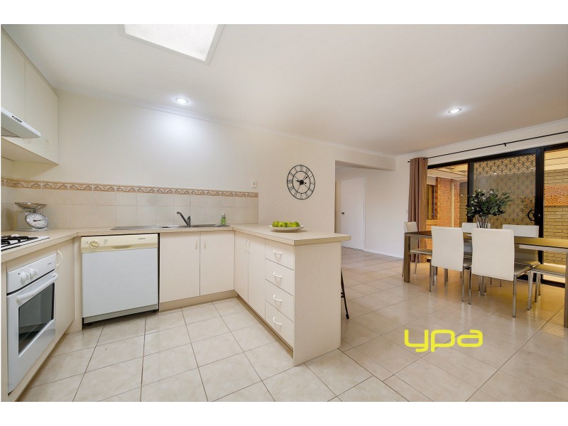 11 Charlesworth Crescent, Burnside VIC 3023