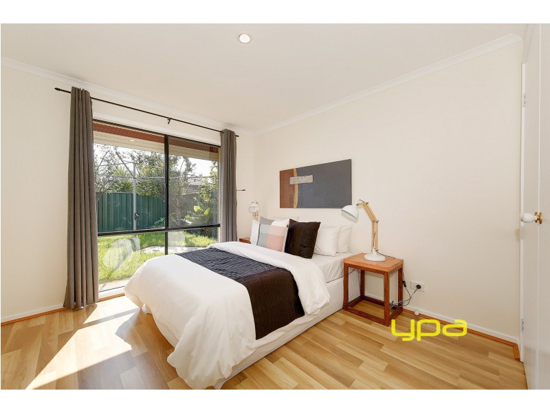 11 Charlesworth Crescent, Burnside VIC 3023